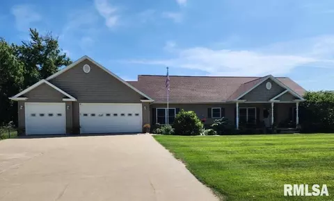 283 Cragmor Dr, Clinton, IA 52732