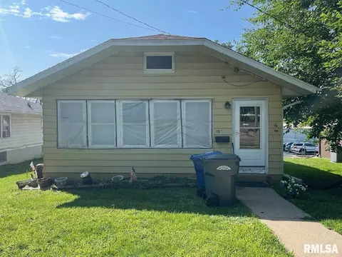 1513 S Bluff Blvd, Clinton, IA 52732