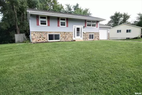 1509 12th St, Silvis, IL 61282 photo 3