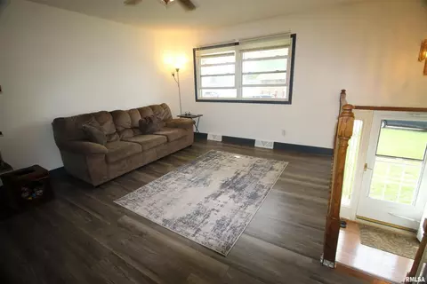 1509 12th St, Silvis, IL 61282 photo 8