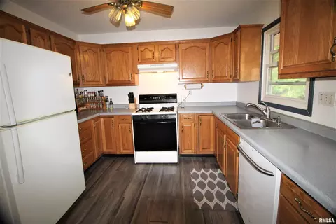 1509 12th St, Silvis, IL 61282 photo 11