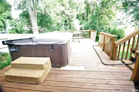 1509 12th St, Silvis, IL 61282 photo 6