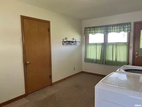 806 17th St, Fulton, IL 61252 photo 5