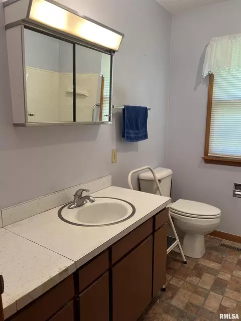 806 17th St, Fulton, IL 61252 photo 9