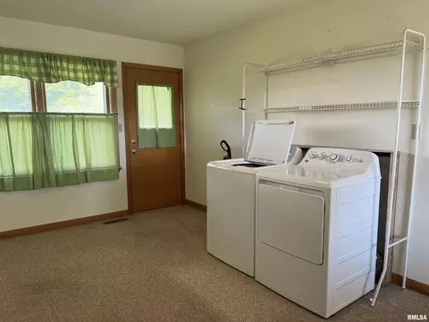 806 17th St, Fulton, IL 61252 photo 4