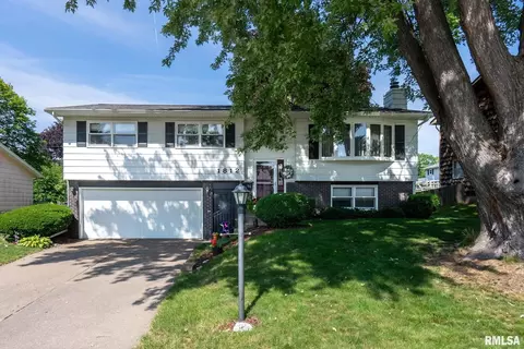 1812 20th St, Bettendorf, IA 52722