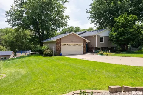 20702 41st Ave N, Port Byron, IL 61275