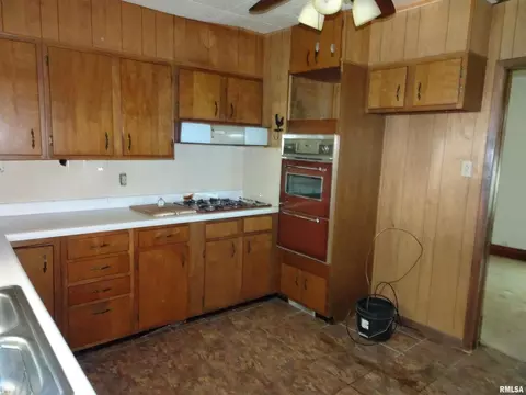 409 4th St, Sherrard, IL 61281 photo 7