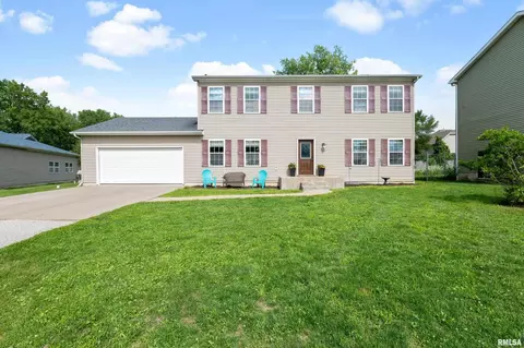 609 18th St, Silvis, IL 61282