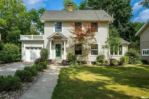 159 Forest Rd, Davenport, IA 52803
