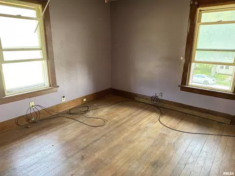 524 1st Ave, Silvis, IL 61282 photo 2