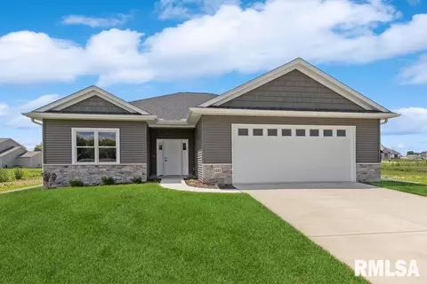 1212 Colonial Ct, Eldridge, IA 52748