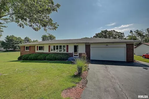11711 Ridgewood Rd, Milan, IL 61264