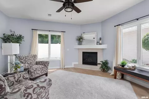 32 Villa Dr, Hampton, IL 61256 photo 5