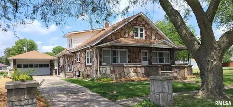 507 W 5th St, Wilton, IA 52778