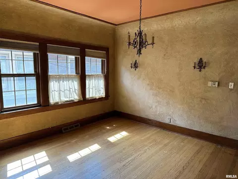 318 23rd Ave, Moline, IL 61265 photo 6