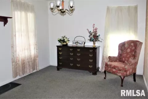 218 S Walnut St, Kewanee, IL 61443 photo 11
