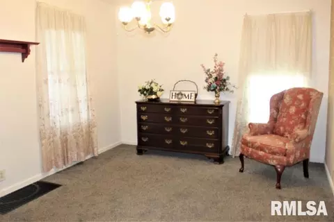 218 S Walnut St, Kewanee, IL 61443 photo 8
