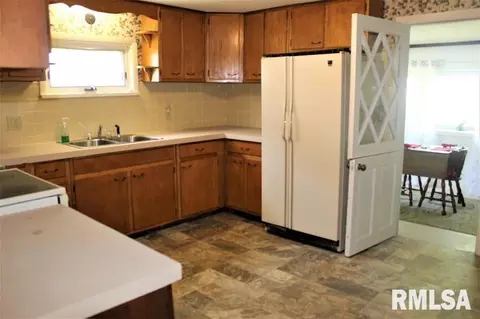 218 S Walnut St, Kewanee, IL 61443 photo 19