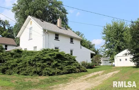 218 S Walnut St, Kewanee, IL 61443 photo 3