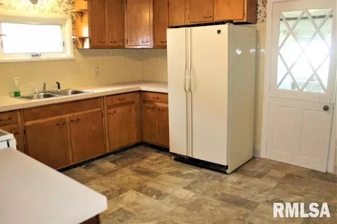 218 S Walnut St, Kewanee, IL 61443 photo 20