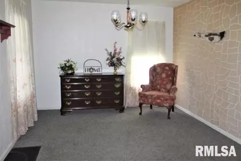 218 S Walnut St, Kewanee, IL 61443 photo 10