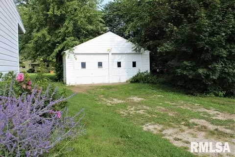 218 S Walnut St, Kewanee, IL 61443 photo 4