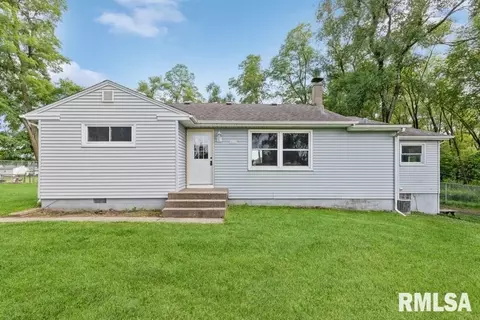 461 21st St, East Moline, IL 61244