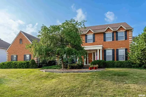 3090 Lundy Ln, Bettendorf, IA 52722