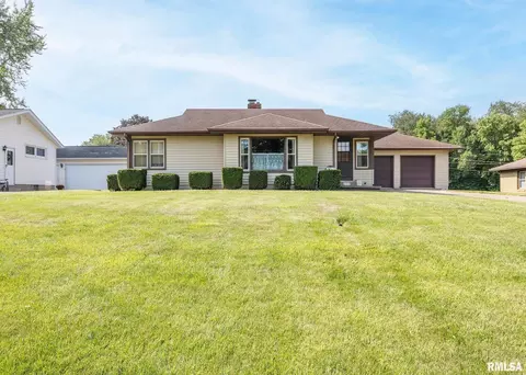 1024 30th Ave, East Moline, IL 61244