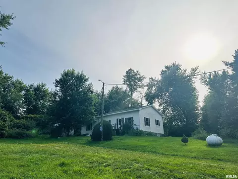 3485 Us Hwy 136, Charlotte, IA 52731