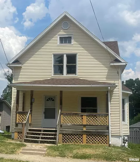 330 W Oak St, Kewanee, IL 61443