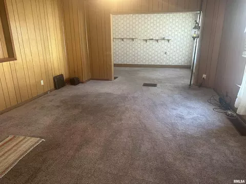 215 4th Ave, Moline, IL 61265 photo 5