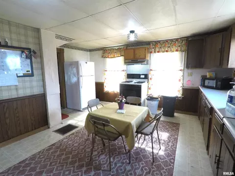 215 4th Ave, Moline, IL 61265 photo 8