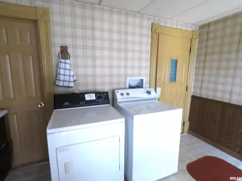 215 4th Ave, Moline, IL 61265 photo 15
