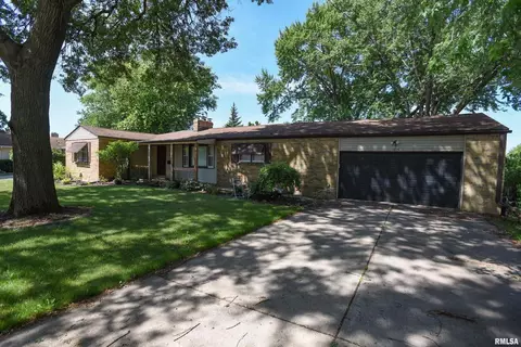 1815 6th Ave, Sterling, IL 61081