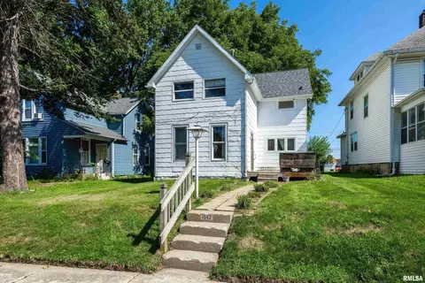 1542 W 16th St, Davenport, IA 52804