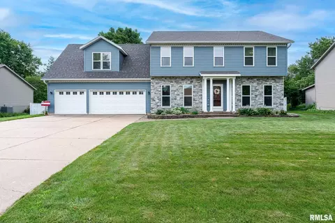 3352 E Ridge Dr, Bettendorf, IA 52722