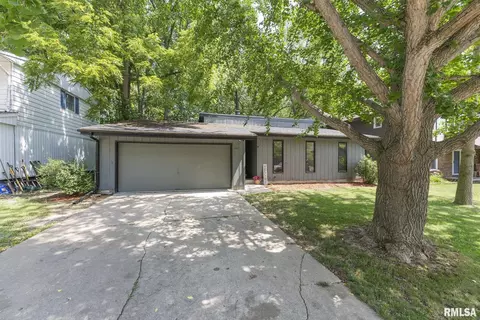 3514 39th St, Moline, IL 61265