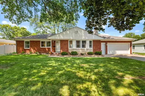 1515 26th Ave, Rock Island, IL 61201