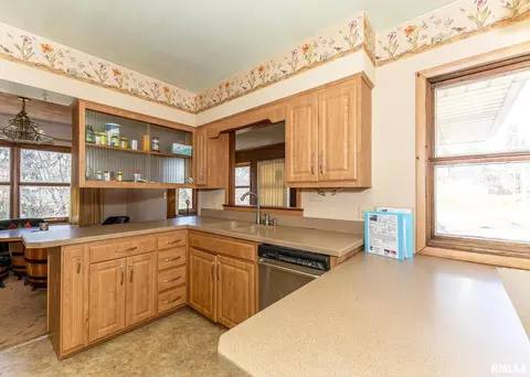 1220 34th St, Moline, IL 61265 photo 14