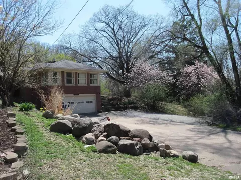 1220 34th St, Moline, IL 61265 photo 9