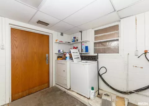 1220 34th St, Moline, IL 61265 photo 25