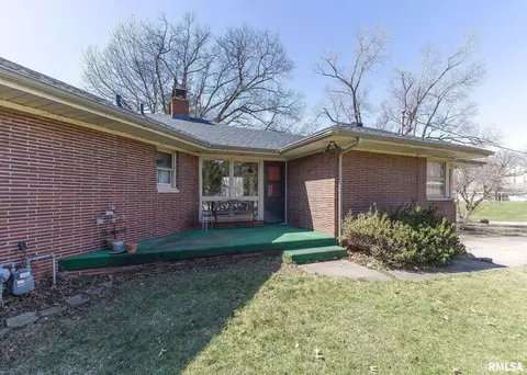 1220 34th St, Moline, IL 61265