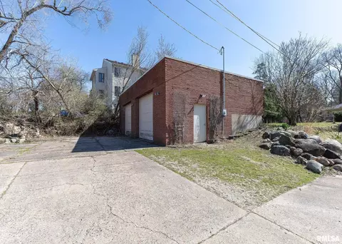 1220 34th St, Moline, IL 61265 photo 8