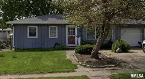 1305 7th Ave, Camanche, IA 52730