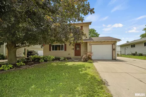 408 39th Ave, East Moline, IL 61244