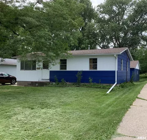 3210 N Marquette St, Davenport, IA 52806