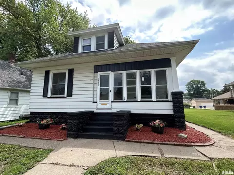 1533 W Lombard St, Davenport, IA 52804