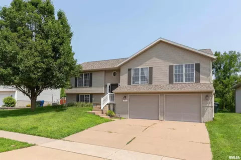 1412 W 52nd St, Davenport, IA 52806